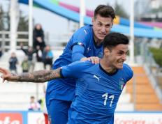 雷电竞- 布莱顿训练开放日；赛后临场应变引欢呼；荷甲在即；赛程密集仍需轮换