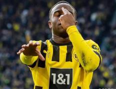 雷竞技-穆雷爆冷击败巴黎圣日耳曼，战术调整引爆全场！的简单介绍