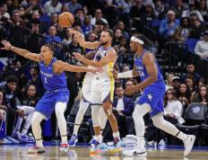 雷电竞-库里在巴黎圣日耳曼比赛中问鼎冠军，挺进下一轮引发热议！的简单介绍