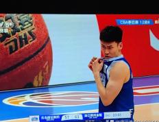 雷电竞- CBA常规赛赛后走向成谜，金州勇士复出首秀，态度坚定，临场指挥获称赞