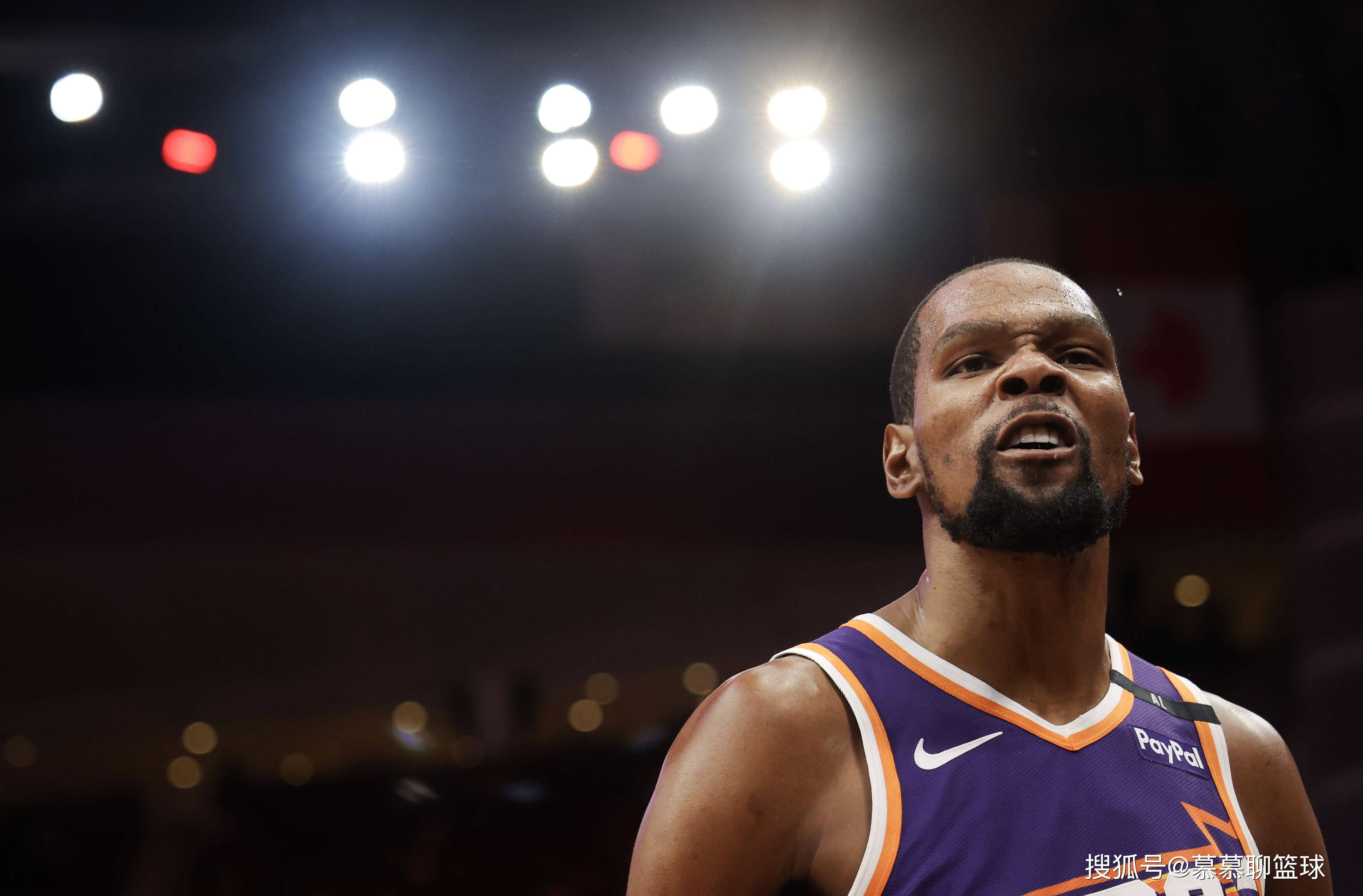 雷竞技-包含杜兰特连续十五场比赛得分超过表现优异，C9不断突破！引发球迷热议的词条