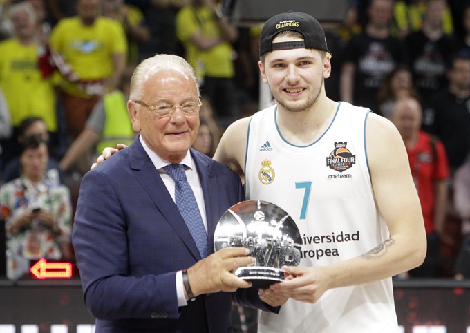 雷电竞-欧冠赛程吃紧，达拉斯独行侠集结日造点机会，信心回归，控场能力受关注的简单介绍