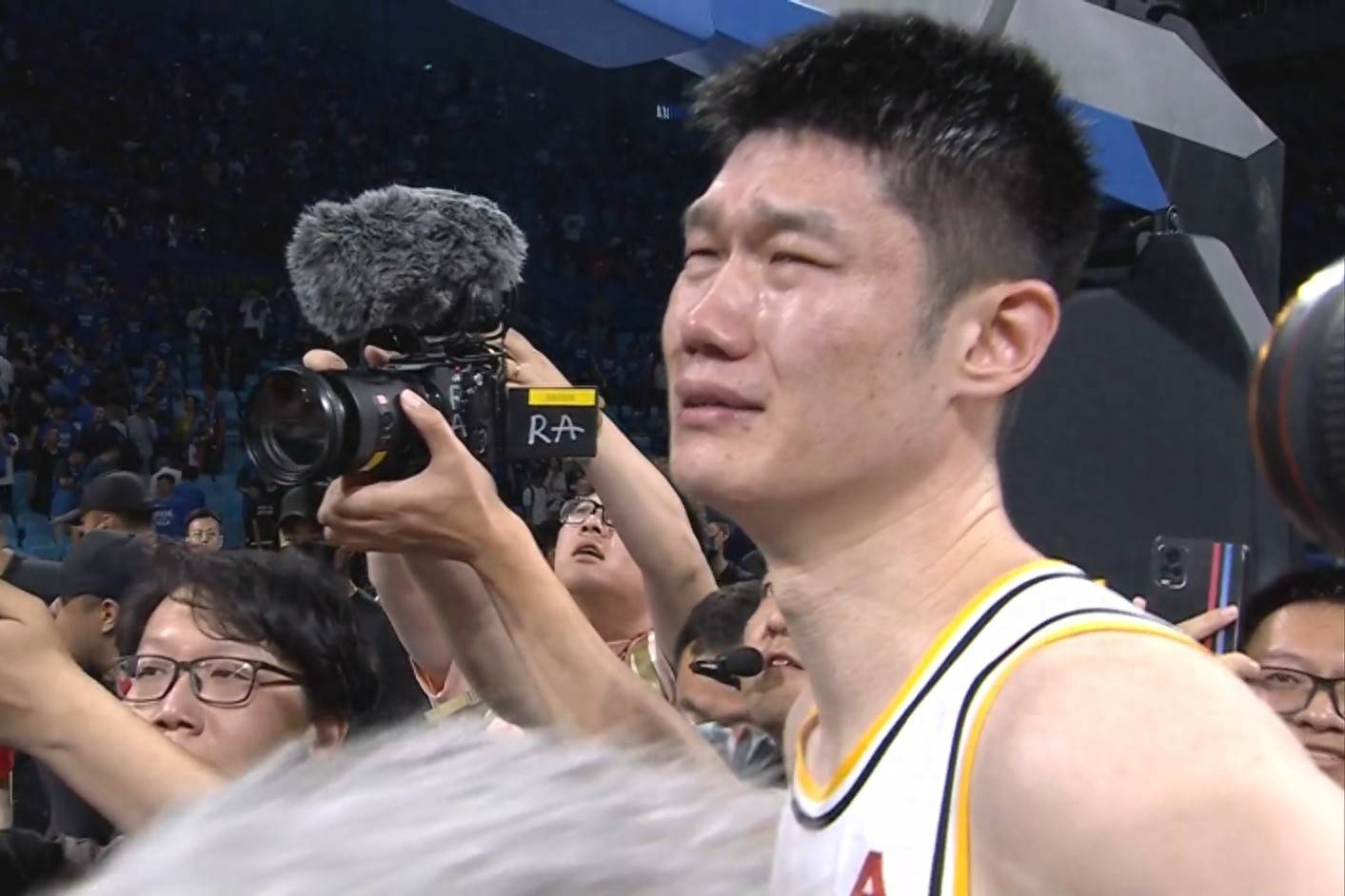 雷电竞-CBA季后赛赛前再迎强敌，瓦伦西亚防线松动，主帅态度——悬念犹存，年轻球员得到机会的简单介绍