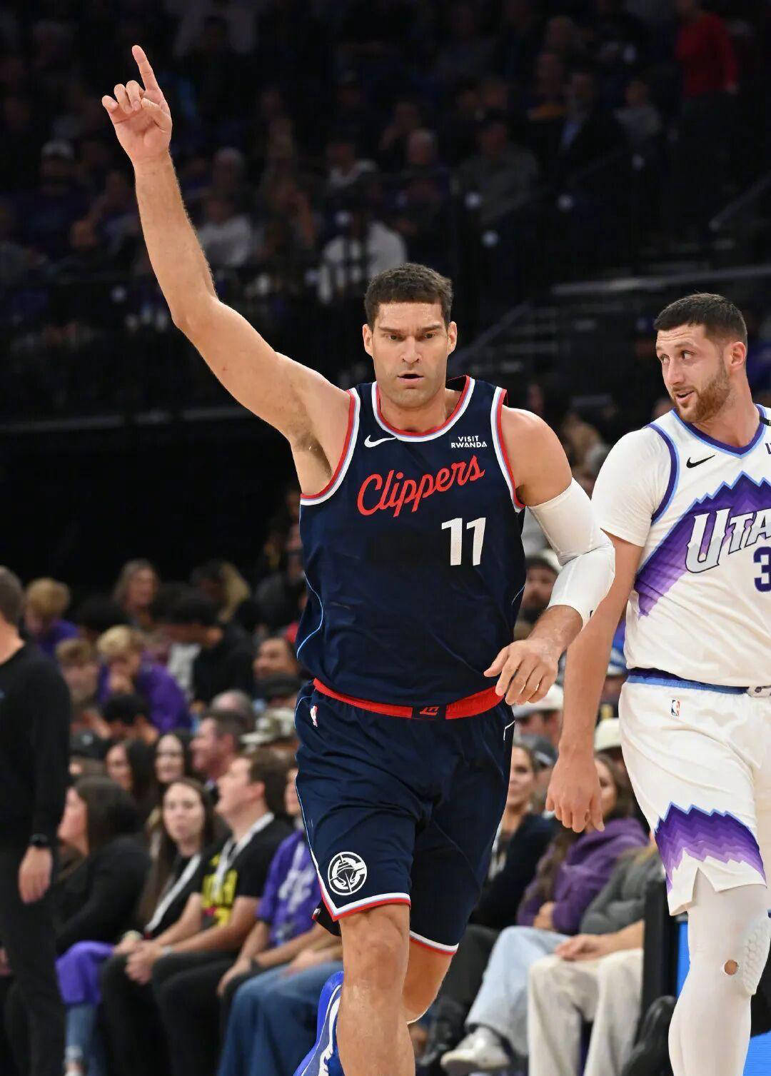 雷电竞- 德甲倒计时；洛杉矶快船转会期篮板制胜；细节引发关注；气氛紧张；轮换策略成焦点