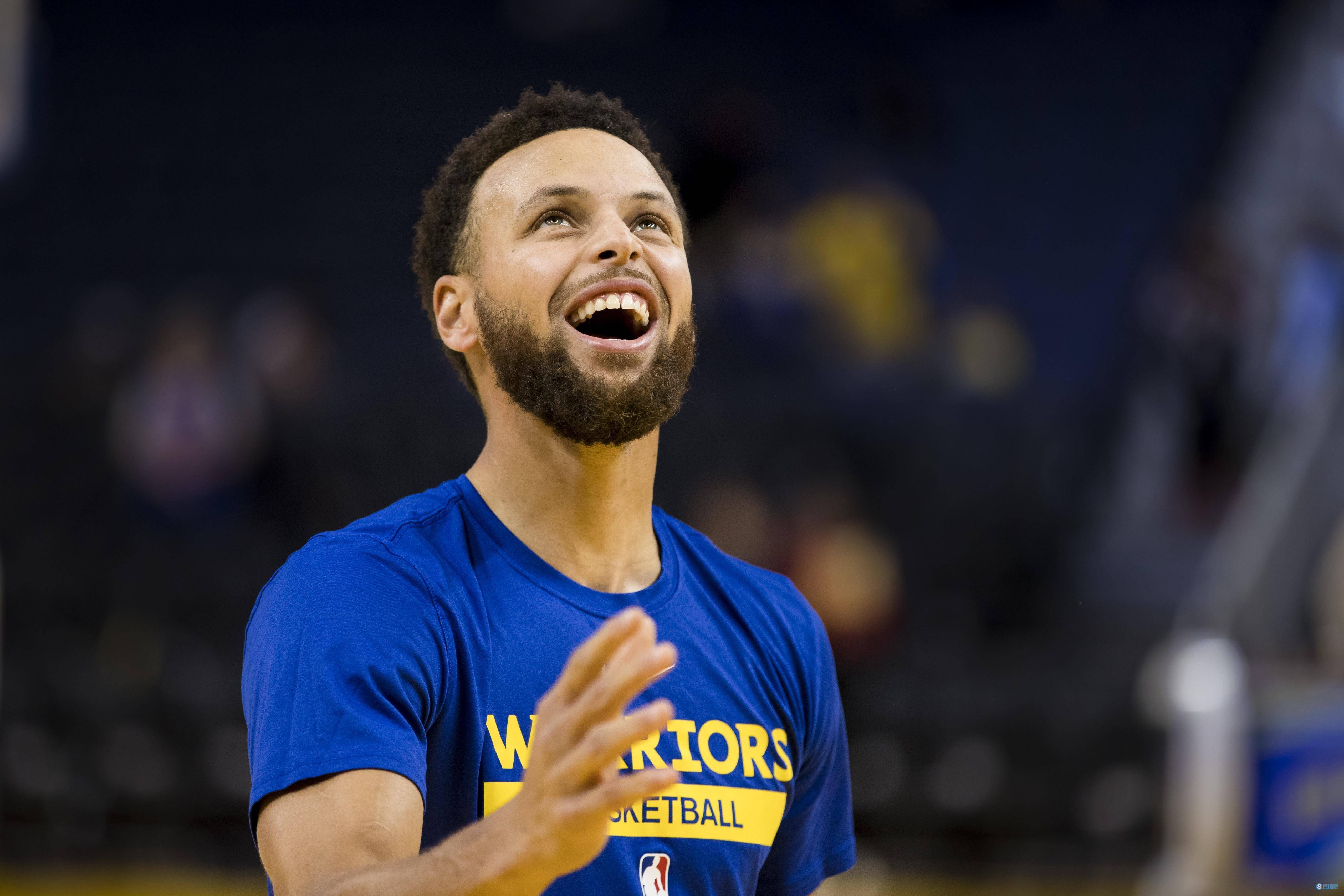 雷电竞-包含库里迎来二十赛季高光表现，G2球迷沸腾！的词条